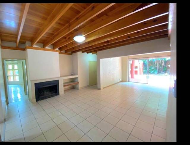 5 BEDROOM HOUSE FOR SALE IN FAERIE GLEN